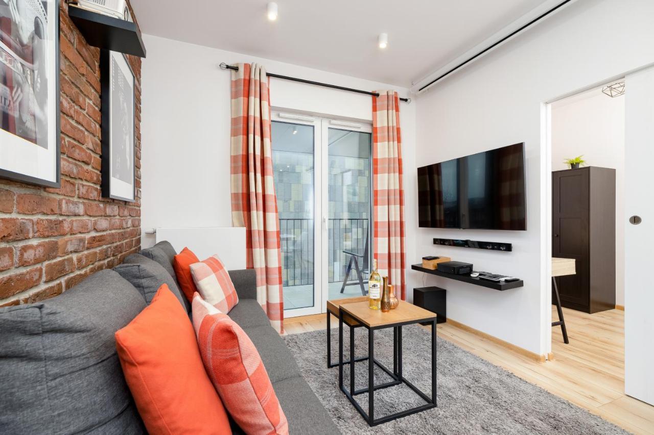 Movie Jacuzzi Apartment At The Main Station By Noclegi Renters Krakow Exterior photo