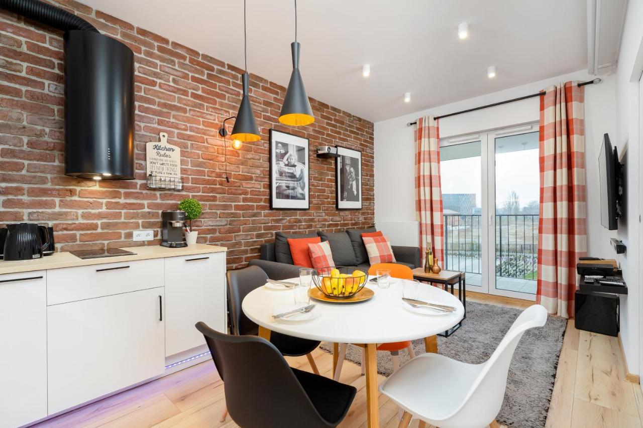 Movie Jacuzzi Apartment At The Main Station By Noclegi Renters Krakow Exterior photo